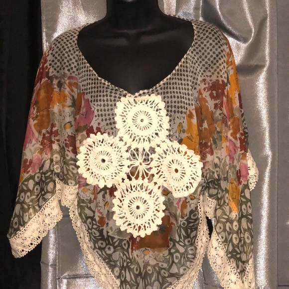 Sheer Flower Top - Picture 2 of 4